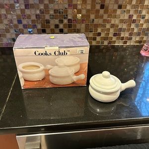 Cooks Club white covered soup bowls. Set of 4